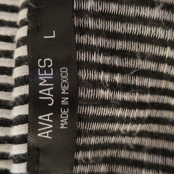 Black and White Striped Top - Picture 6 of 7